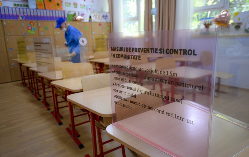 Anul școlar ar putea să înceapă cu două săptămâni mai devreme. Ce propuneri au făcut două ONG-uri