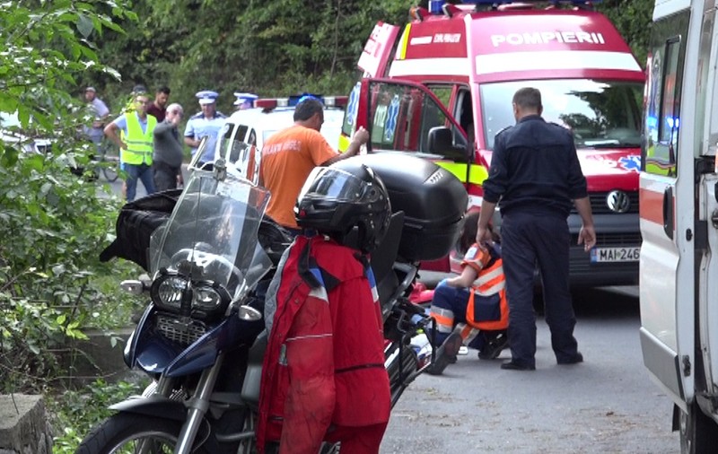 Pensionar mort într-un accident în Pasul Bran, județul Argeș, din cauza unei vaci. Pasiunea pentru motociclete i-a fost fatală