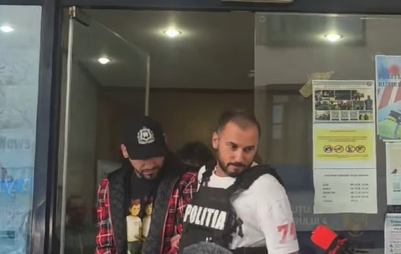 Trapperul Ian, unul dintre cei mai cunoscuți artiști ai scenei trap din România, a fost reținut pentru 24 de ore de polițiști