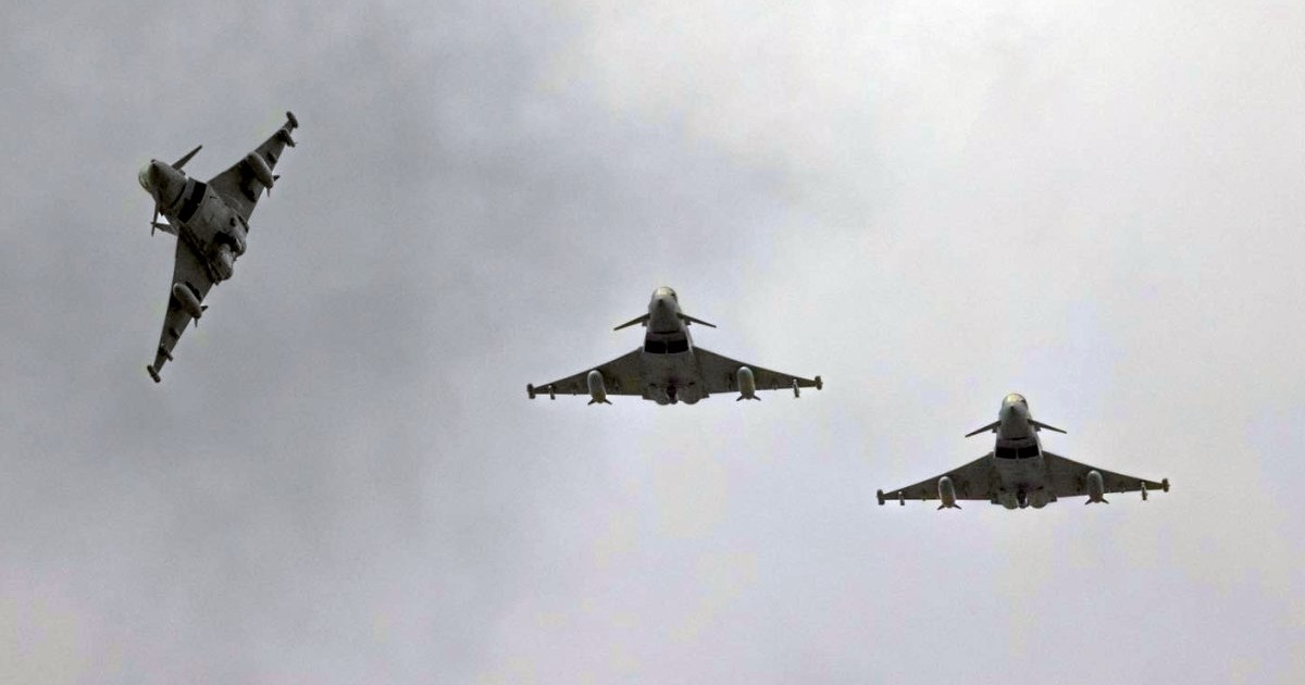 Avioane Typhoon stationate la baza Mihail Kogalniceanu. Foto: Facebook MApN