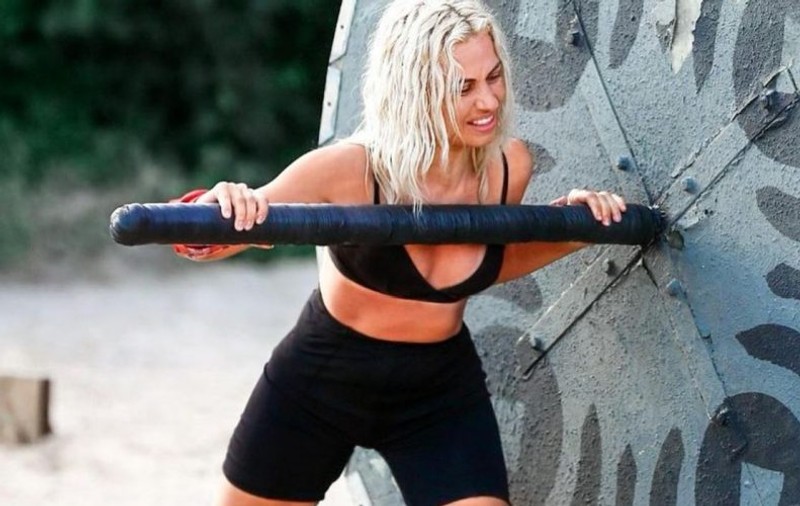 Amna, fostă concurentă de la „Survivor România” 2021, infectată cu COVID-19. Mesajul artistei de pe patul de spital