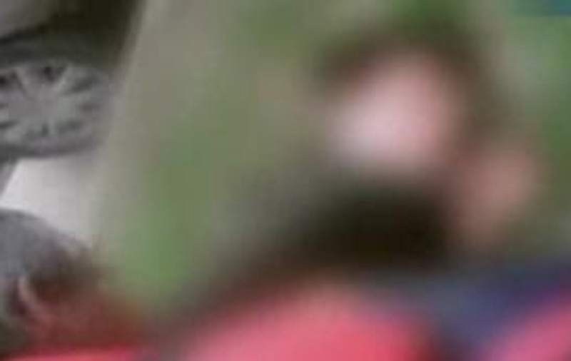 Video / Elev de 15 ani bătut în plină stradă de trei romi 