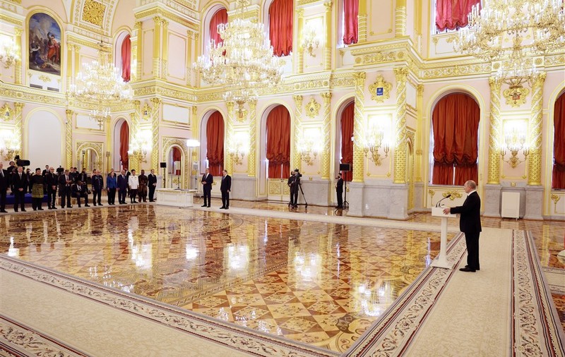 Putin i-a spus ambasadoarei SUA că sprijinul acordat Ucrainei de către Washington în 2014 este de vină pentru actualul război