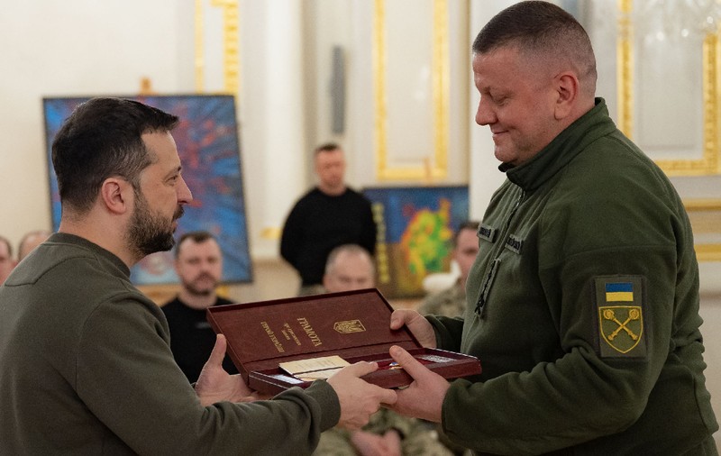Valeri Zalujnîi spune că e nevoie de „schimbări politice” după război. Fostul comandant șef al armatei ucrainene e considerat unul dintre rivalii lui Volodimir Zelenski