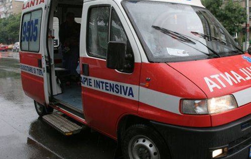 Grav accident rutier: 5 morţi după ce o maşină s-a izbit de un TIR, în Cluj