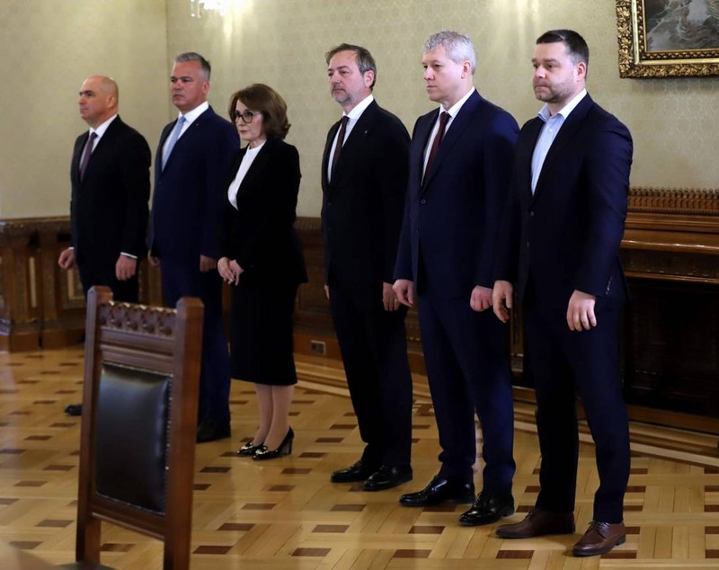 LIVE TEXT | Nicușor Dan a terminat consultările cu partidele din coaliție. PSD a decis retragerea miniștrilor înaintea finalului consultărilor. Nicușor Dan va face o declarație de presă