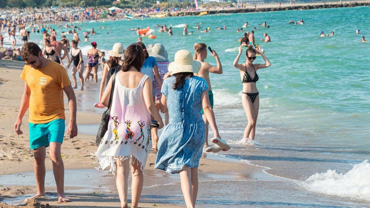 Vacanțele pe litoral s-au ieftinit cu peste 35% de la încheierea verii. Sursă foto: Shutterstock