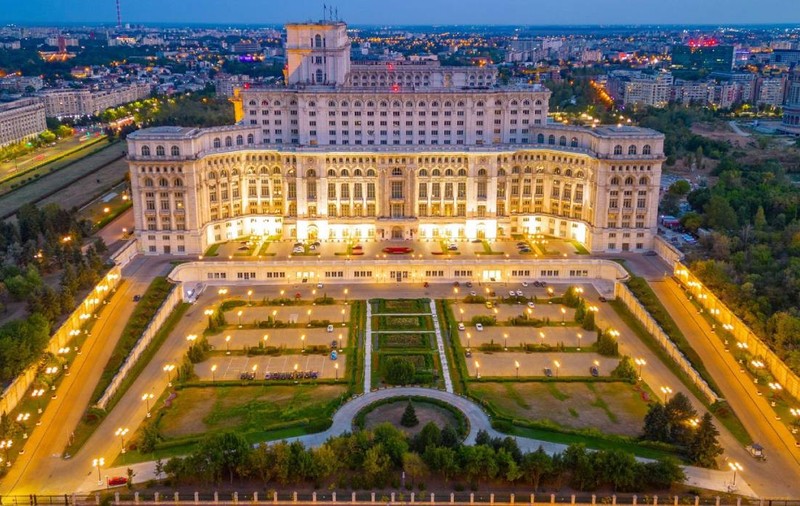 Nostalgia „roșie” revine: România, Serbia și Bosnia transformă ruinele comunismului în decoruri „instagramabile” pentru turiști