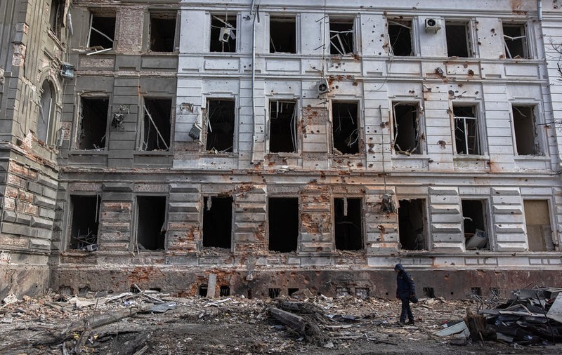 Ucraineană abuzată sexual timp de o săptămână de un soldat rus, care apoi i-a ucis mama. „Violul face parte din arsenalul Rusiei”