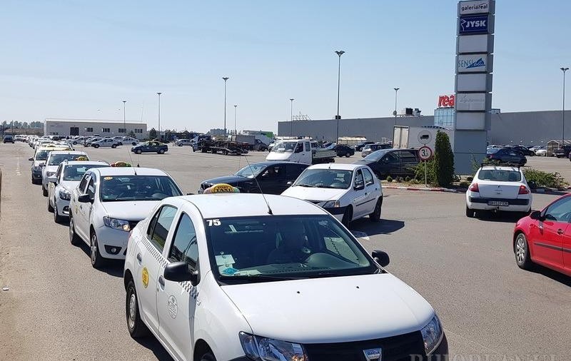 Protest al taximetriștilor orădeni față de Uber, deși în oraș nu există acest serviciu