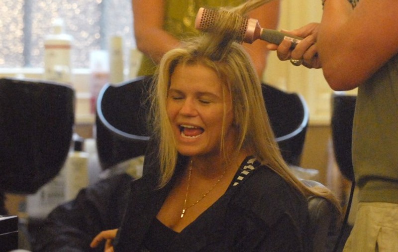 Kerry Katona, distrusă după ce soţul i-a dat papucii