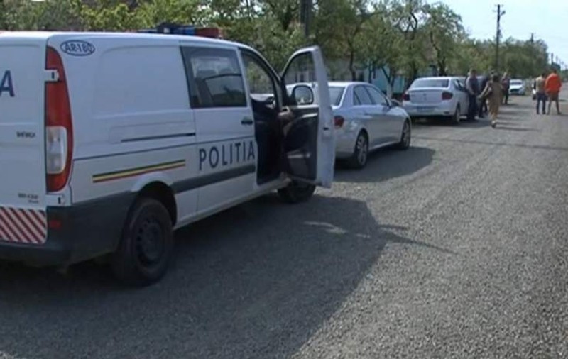 Un poliţist a fost găsit împușcat în cap în Suceava, lângă un cimitir. Anunțase că vrea să se sinucidă