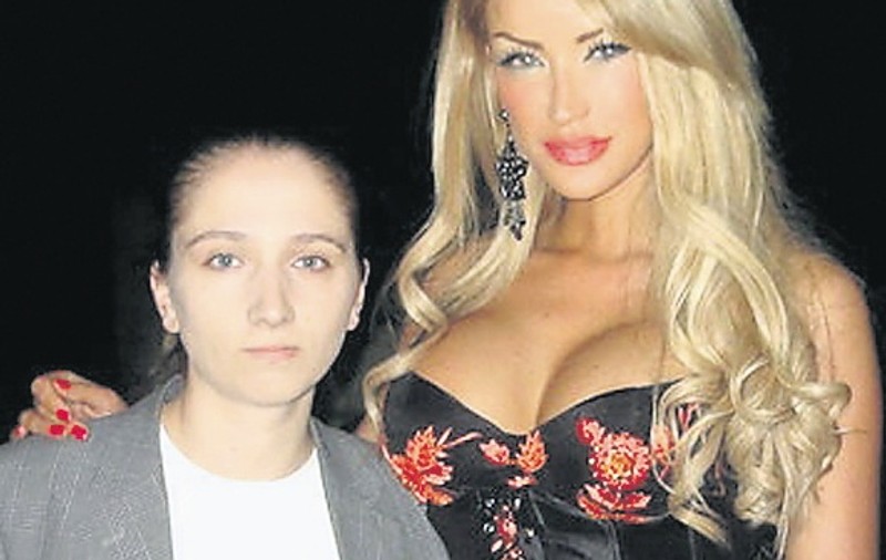 Ea e preşedinta «Fan club Bianca Drăguşanu»