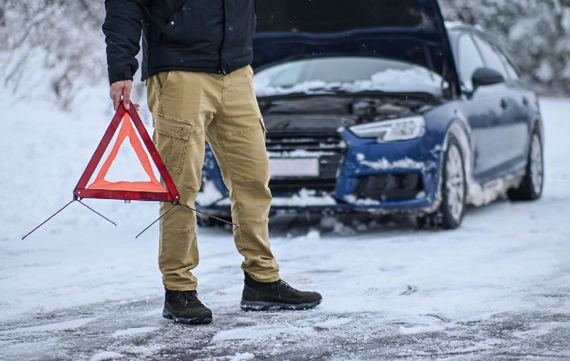 Șoferii plătesc amenzi piperate, dacă le lipsesc aceste dotări auto obligatorii în 2026