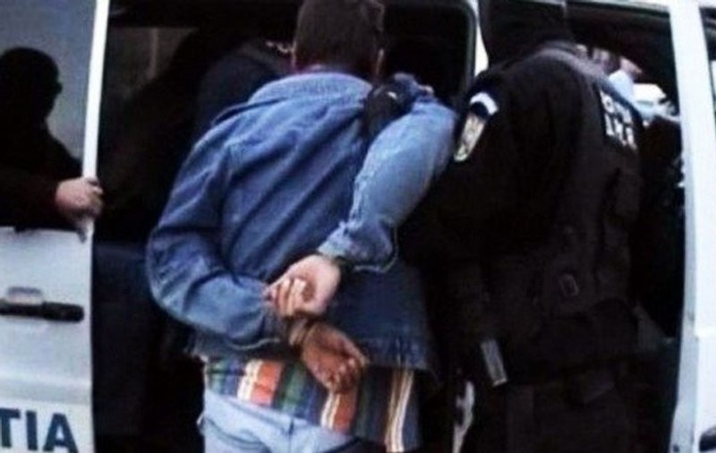 Bărbat din Bârlad, arestat pentru proxenetism. A obligat o femeie de 33 de ani să se prostitueze în apartamentul lui