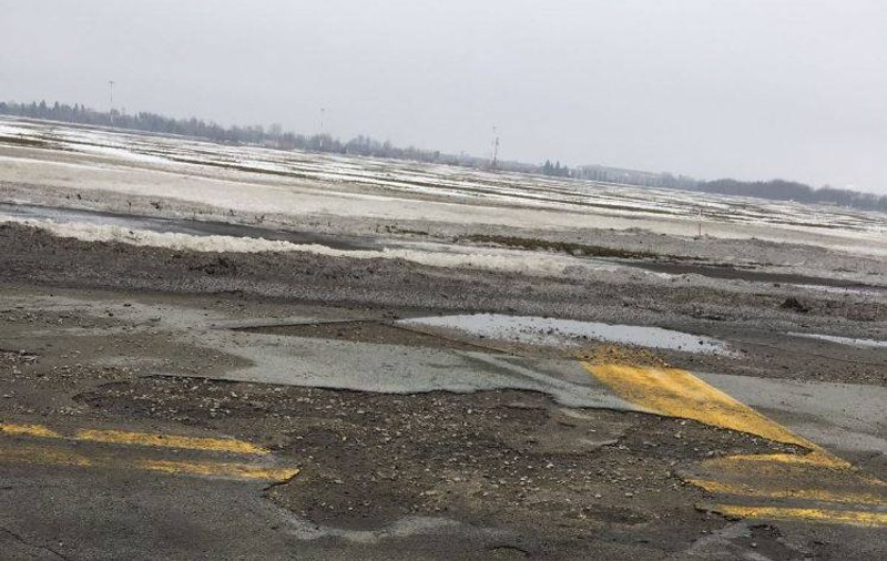 UPDATE: Una dintre pistele aeroportului Otopeni, închisă timp de o oră în urma unui incident grav