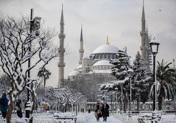 Centrul de coordonare a dezastrelor al Municipalității Metropolitane din Istanbul a anunțat că ninsorile care a început pe 21 ianuarie vor continua și în zilele următoare. | Foto: EPA-EFE/ERDEM SAHIN