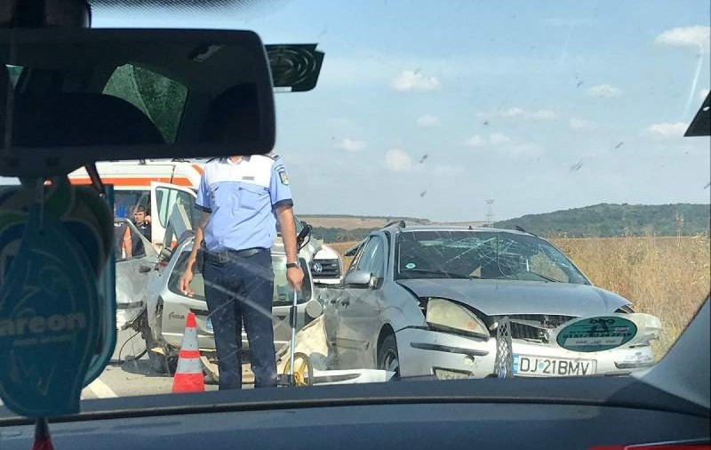 Un copil în vârstă de 5 ani a murit, iar un altul, de 12 ani, e în stare gravă, după un accident în Dolj. Mama lor e vinovată de tragedie