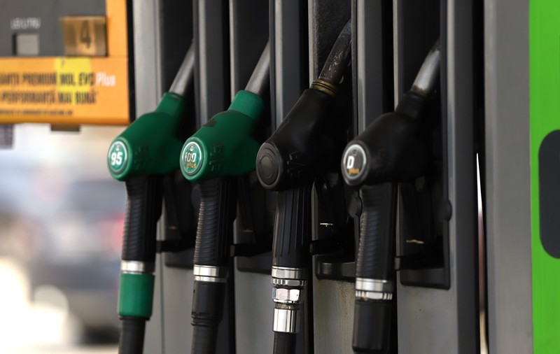 Guvernul a găsit soluția la criza carburanților: acciza la motorină se reduce cu 30 de bani/litru și prețul la pompă se va schimba doar o dată pe zi