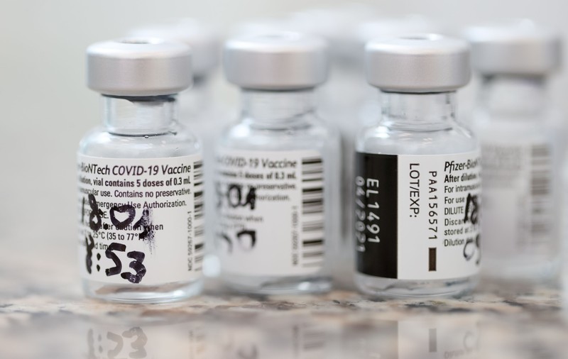 DOCUMENT. România mai are de primit și de plătit vaccinuri anti-COVID în valoare de 790 de milioane de euro