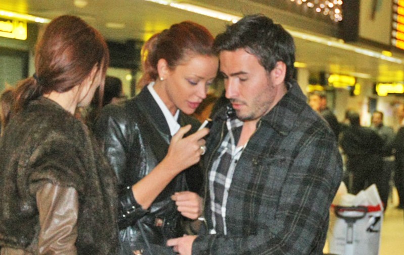 Bianca Drăguşanu şi Adrian Cristea au revenit din Dubai, încărcaţi cu bagaje | FOTO