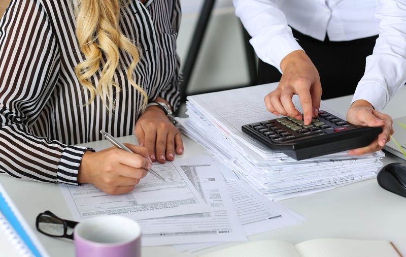 Studiu: 800 de lei costă pregătirea maşinii după terminarea sezonului rece