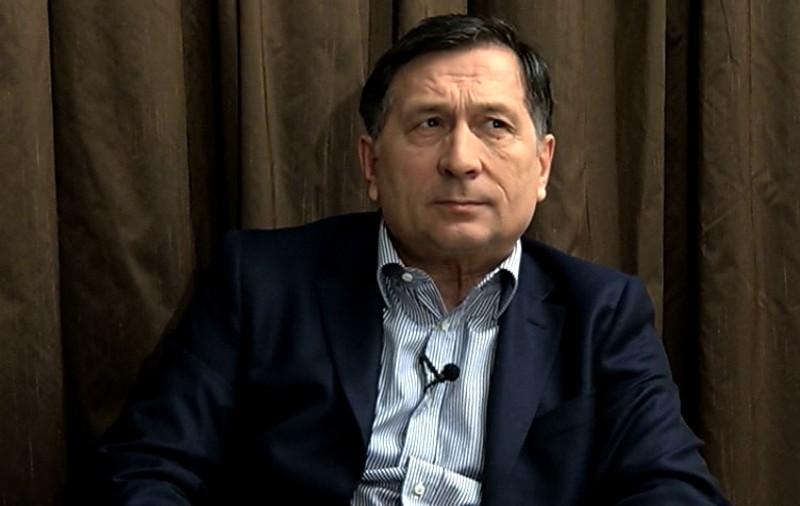 Crăciunescu: ”Cine eşti tu să-l înjuri pe Teo de morţi, de mamă și tată?”