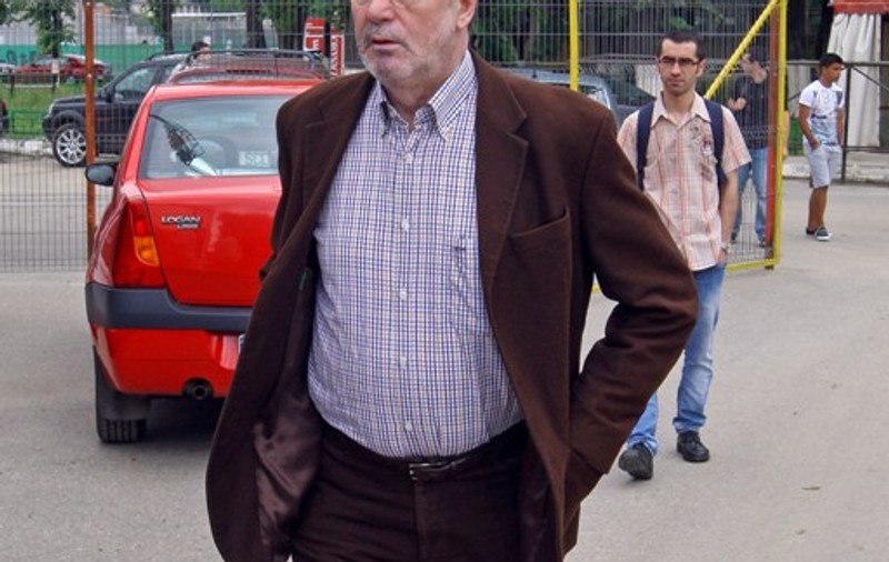 Dinamovistul Cornel Dinu a fost internat de urgenţă în spital!