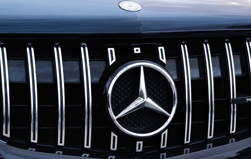 Mercedes își schimbă logoul în secret: „Mai potrivit pentru era digitală”