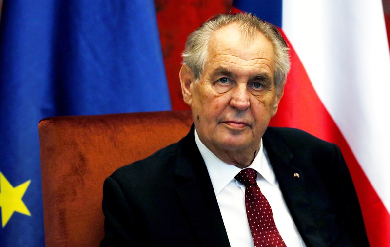 Preşedintele Cehiei vrea să anuleze recunoaşterea statului Kosovo de către ţara sa. Milos Zeman a făcut anunțul în timpul unei vizite în Serbia