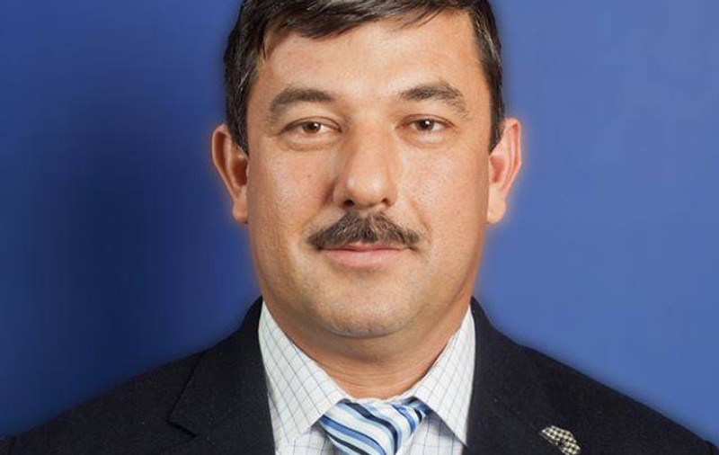 Un primar liberal îşi întreabă alegătorii pe Facebook la ce partid să meargă