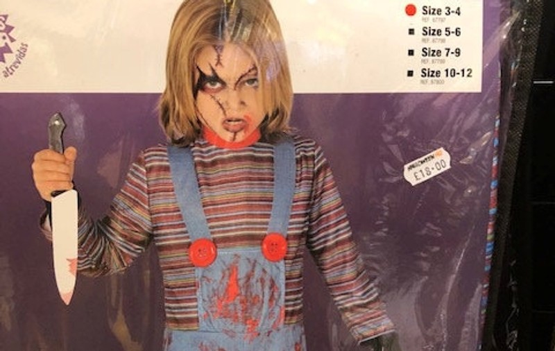 Costumații de Halloween pentru micuți de trei ani: copii cu cuțite pline de sânge în mâini!