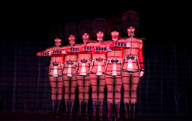Forever Crazy - cel mai cunoscut show de cabaret vine la București