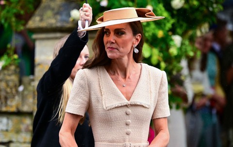 Kate Middleton s-a întâlnit cu fostul iubit la o nuntă regală. Ținuta prințesei de Wales, în centrul unei controverse