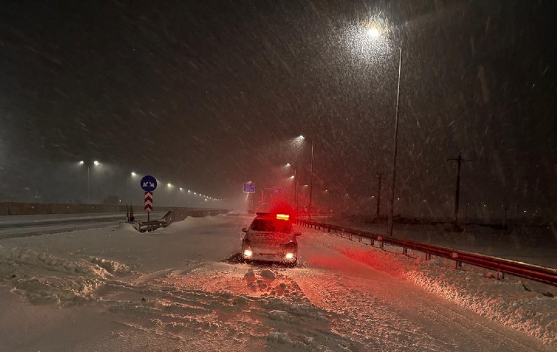 Lista cu drumuri naționale și autostrăzi închise din cauza ninsorilor abundente. A fost emis mesaj RO-Alert