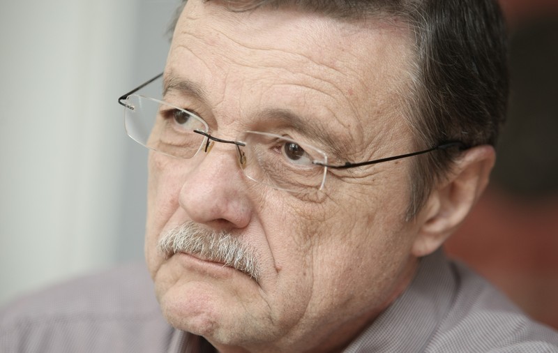 ”Părinții mei au murit îmbrățișați” | Președintele Federației Române de Gimnastică a ascuns 40 de ani tragedia prin care a trecut la cutremurul din 77. VIDEO EXCLUSIV