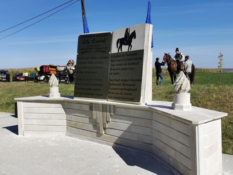 Monumentul tâlharului Gheorghe Coroi. Foto; gazetabt.ro