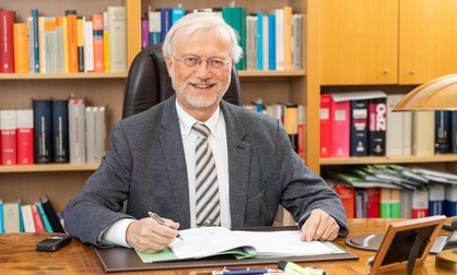 Wolfgang Frese, avocat german
