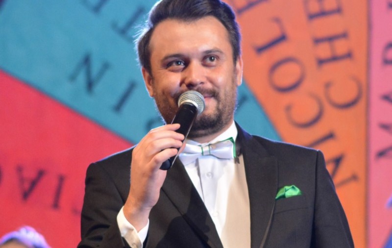 Directorul unui radio din Vaslui acuză medicii de la Spitalul Judeţean că l-au diagnosticat cu probleme psihice, deşi avea meningită: „M-am trezit legat de mâini şi de picioare”