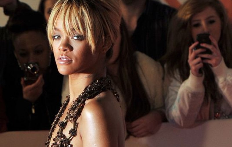 Rihanna: "Nu sunt controversată, dar mai întrec uneori limitele"