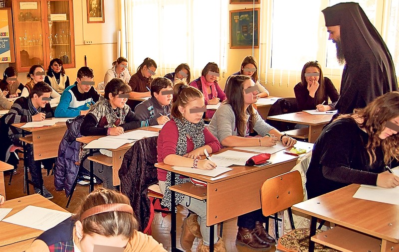 Religia n-a mai fost salvată de clopoţel