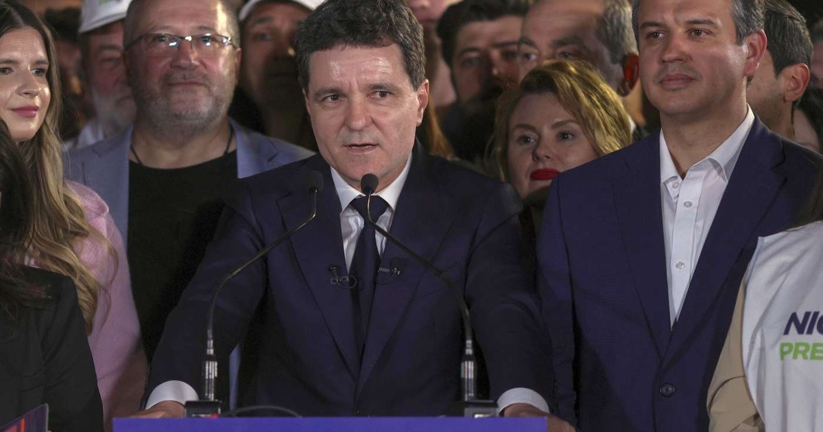 Nicușor Dan a ieșit pe locul 3 în primele rezultate exit poll publicate duminică, 4 mai, dar distanța față de locul 2 ocupat de Crin Antonescu este infimă. Foto: Inquam Photos / Octav Ganea