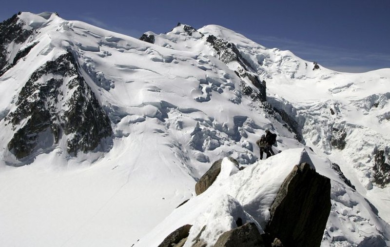 Cadavrele a trei alpiniști au fost descoperite pe Mont Blanc după 22 de ani