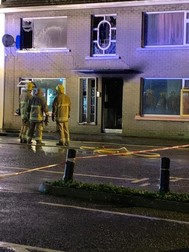 Casa care a ars mai multe ore și în care locuiau patru români. Foto: belfasttelegraph