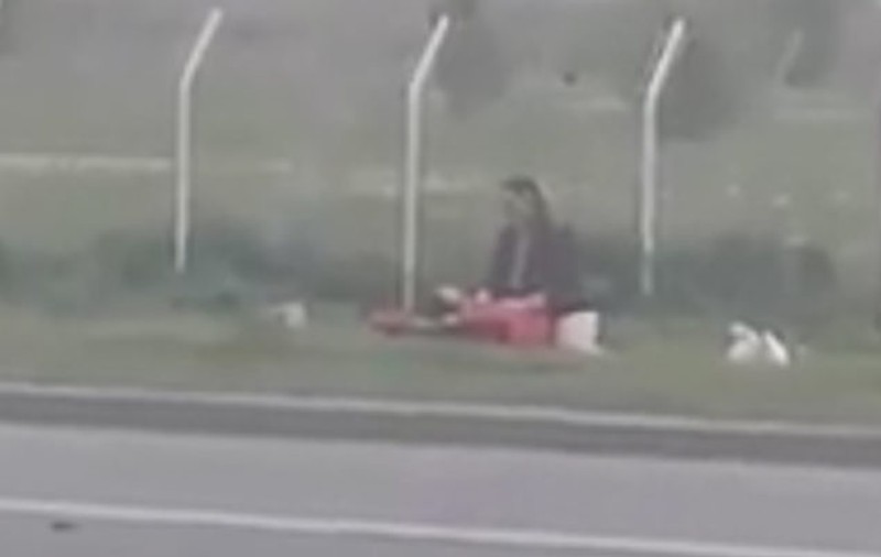VIDEO | Scenă incredibilă pe un bulevard din Brăila! Un cuplu a renunțat la inhibiții într-o zonă intens circulată
