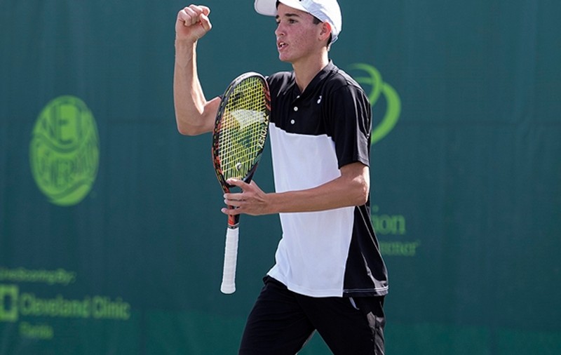 Juniorii Nini Dica și Nicholas Ionel joacă finala celebrului turneu de tenis Orange Bowl
