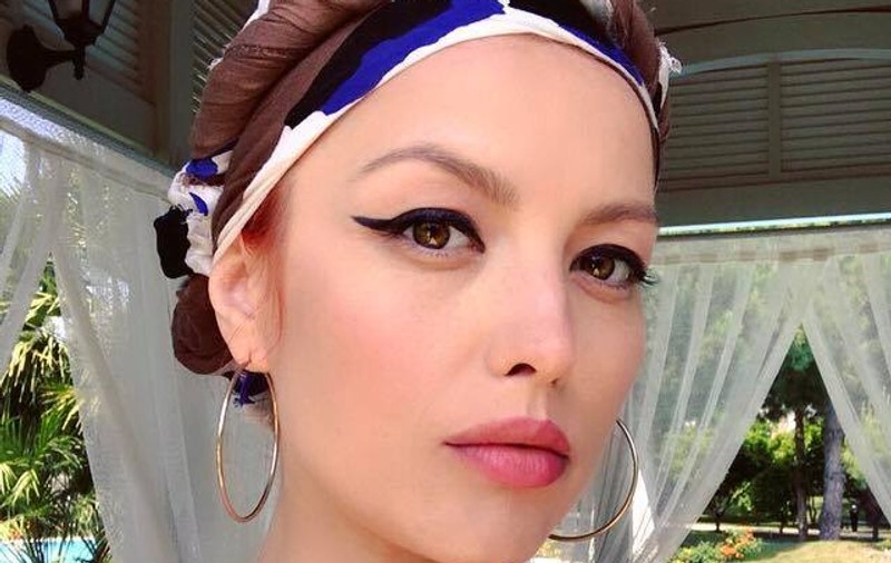 Elena Gheorghe și-a arătat burtica de gravidă în costum de baie. Cum arată artista