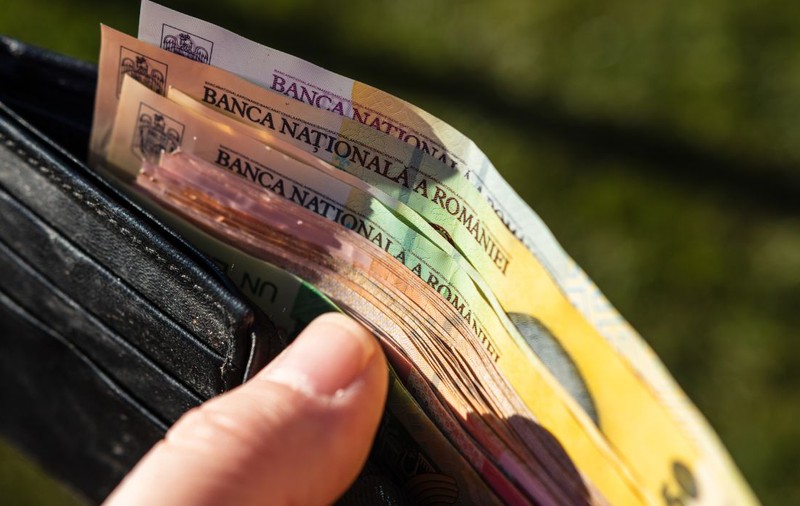 UE introduce o nouă taxă vamală de 3 euro pentru coletele de până la 150 de euro, începând cu 1 iulie 2026