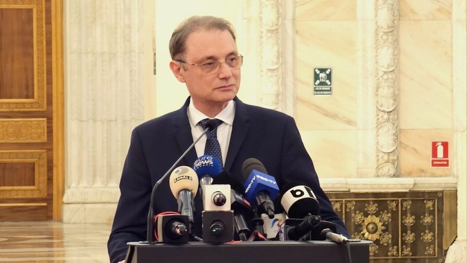 Premierul desemnat Luca Niculescu are 10 zile să vină în Parlament cu lista de miniștri și programul de guvernare. Termenul expiră pe 15 octombrie. Foto: Cristian Otopeanu / Libertatea