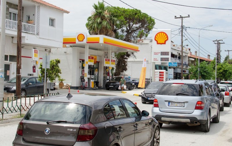 Cât costă benzina și motorina în Bulgaria sau Grecia. Românii scot din buzunar mai mult decât se așteaptă la pompă, în vacanță